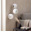 Moderne wandlamp Koyoto met drie witte glazen bolkappen en E14-fittingen