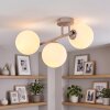 Moderne plafondlamp Gastor met drie ronde witte glazen bollen en zandkleurig armatuur